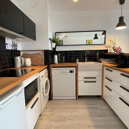 Les Pieds Dans L'eau -duplex - Marina Apartment