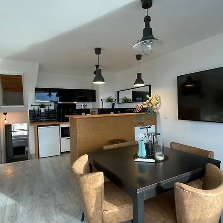 Les Pieds Dans L'eau -duplex - Marina Apartment *
