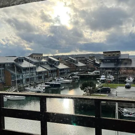Les Pieds Dans L'eau -duplex - Marina Apartment *